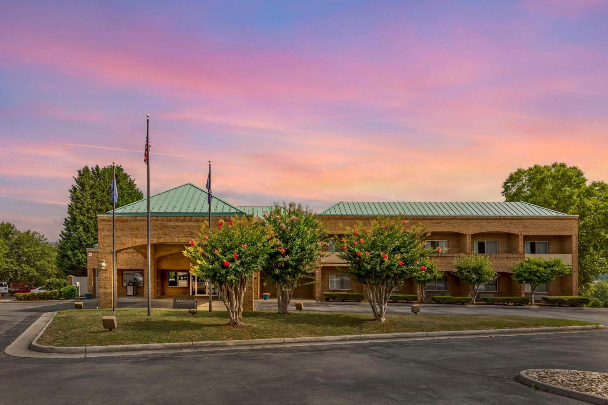 Comfort Suites Inn At Ridgewood Farm Salem Eksteriør billede